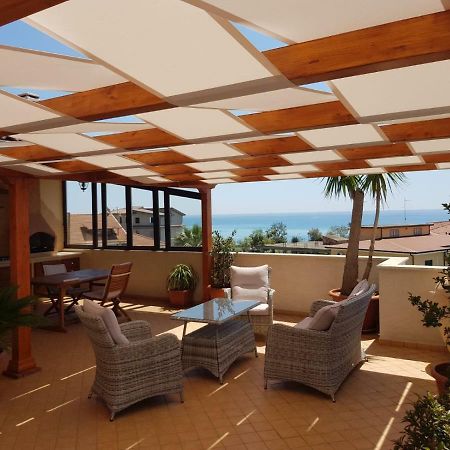 B&B E Casa Vacanza Al Castello Roccella Ionica Eksteriør bilde