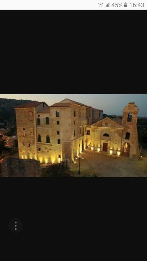 B&B E Casa Vacanza Al Castello Roccella Ionica Eksteriør bilde