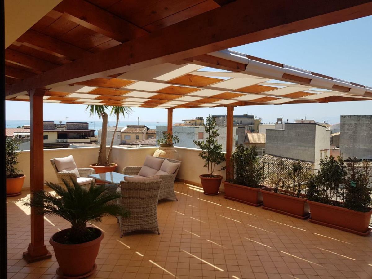 B&B E Casa Vacanza Al Castello Roccella Ionica Eksteriør bilde
